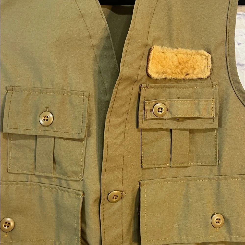 SafTbak Hunting Fishing Vest Outdoors Water Repellent Pockets